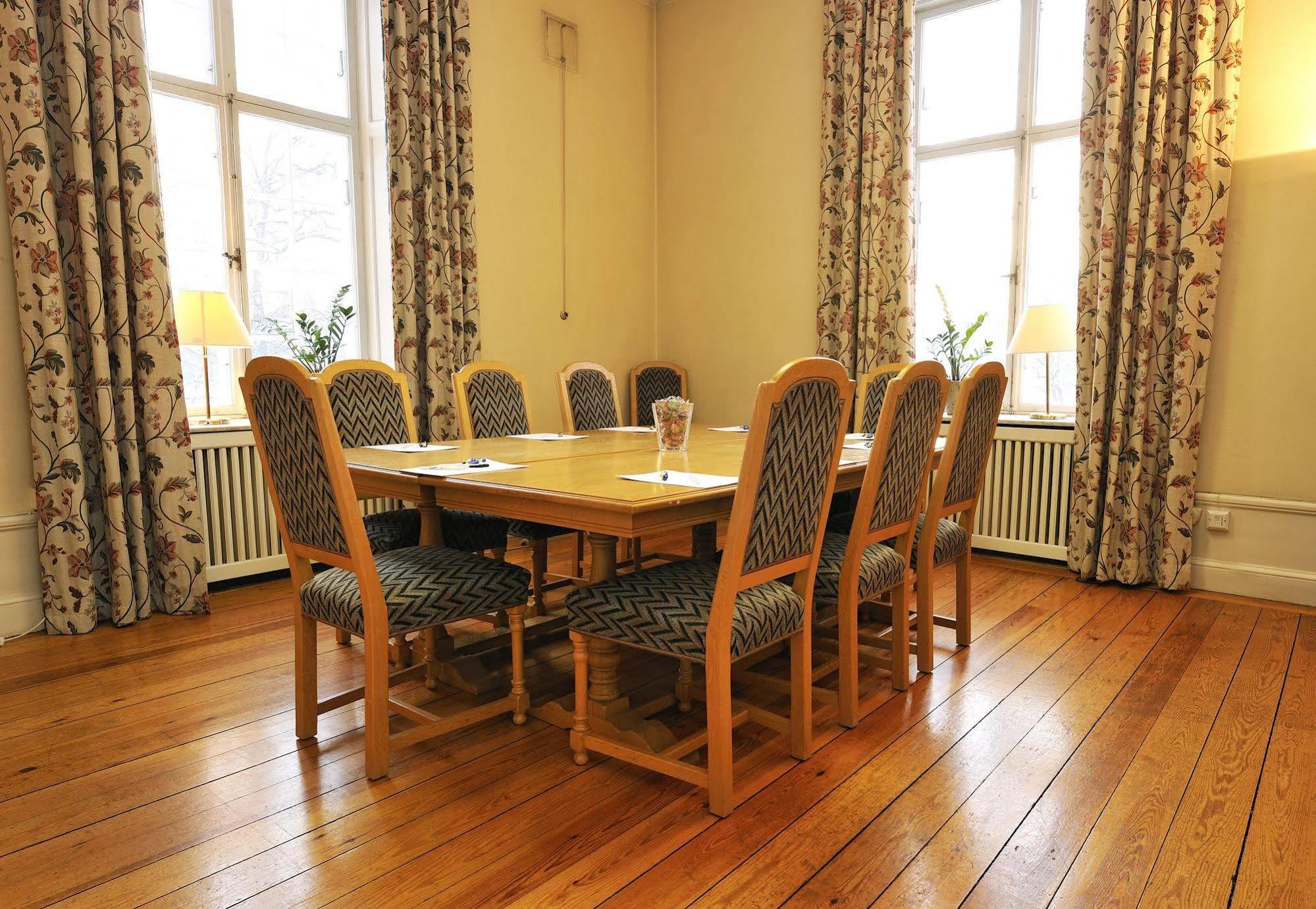 Naesby Slott Ξενοδοχείο Täby Εξωτερικό φωτογραφία